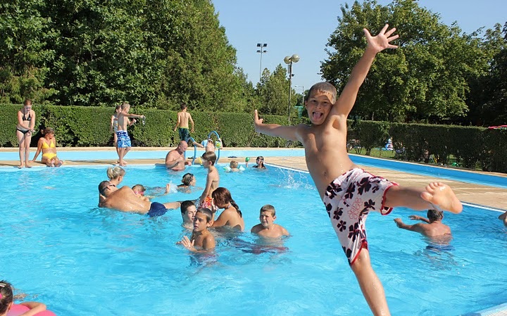 pécs fürdő, pécsi fürdő, baranyai fürdők, nyári tábor, nyári táborok, sportnapközi, sportnapközik, nyári tábor pécs, pécsi nyári tábor